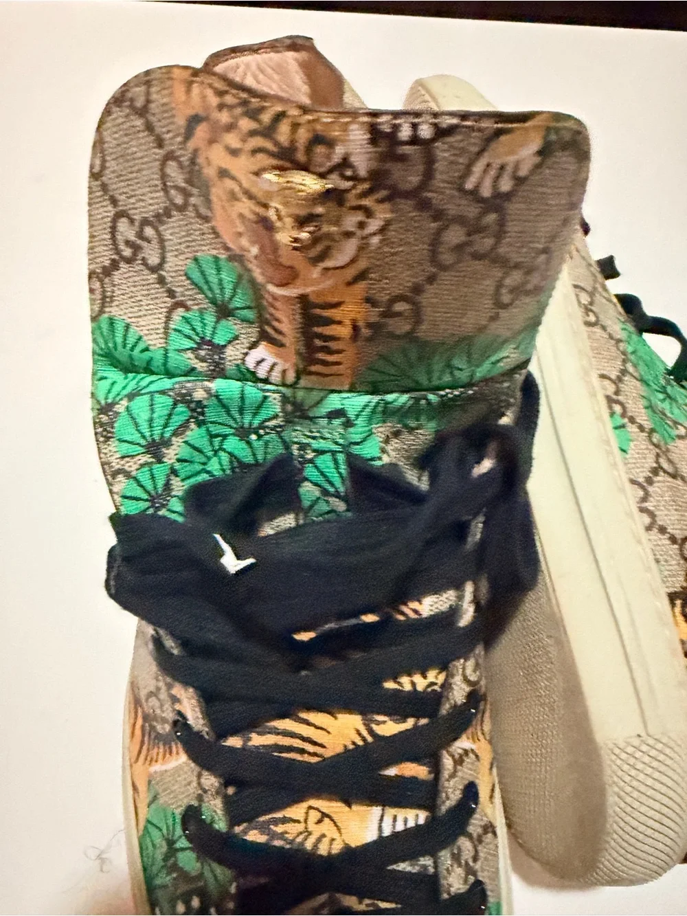 Gucci Men High-Top Sneakers with Tiger & Green Leaf Print